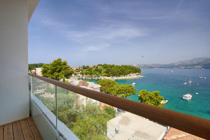 اتاق لوکس با بالکن و چشم‌انداز دریا, Cavtat