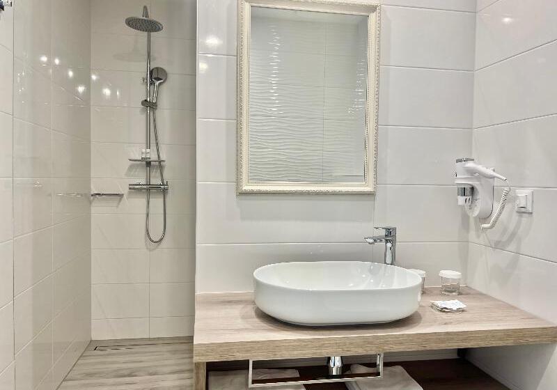 جناح إدارى مطل على البحر, Cavtat