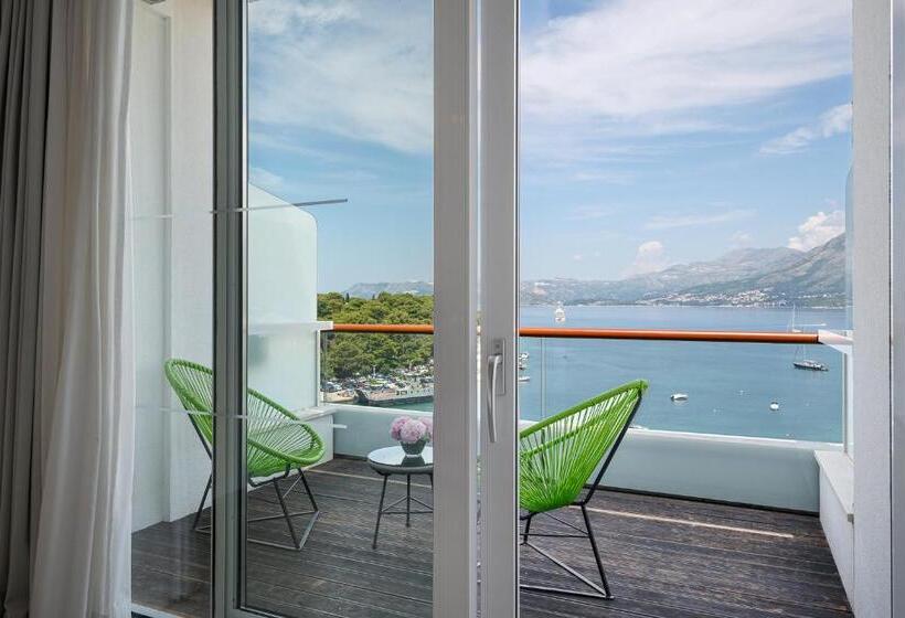 غرفة إدارية مطلة على البحر, Cavtat