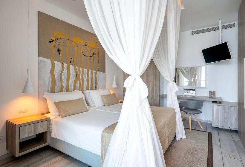 جناح جونيور إداري, Cavtat