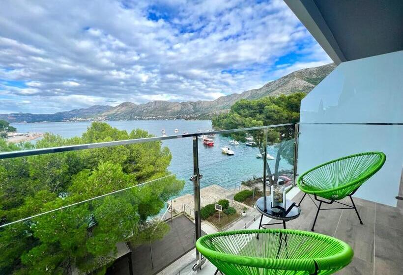 جناح إدارى مطل على البحر, Cavtat