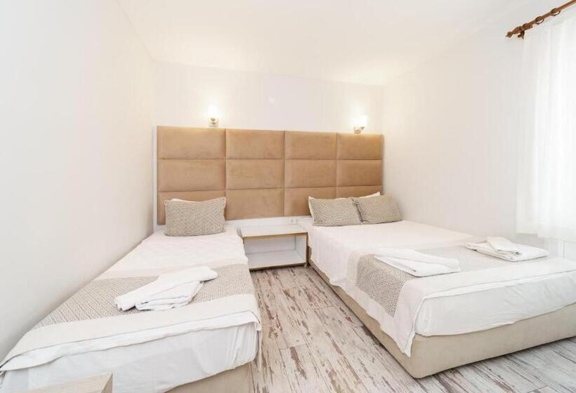 חדר סטנדרט לשלושה, Centro Bodrum