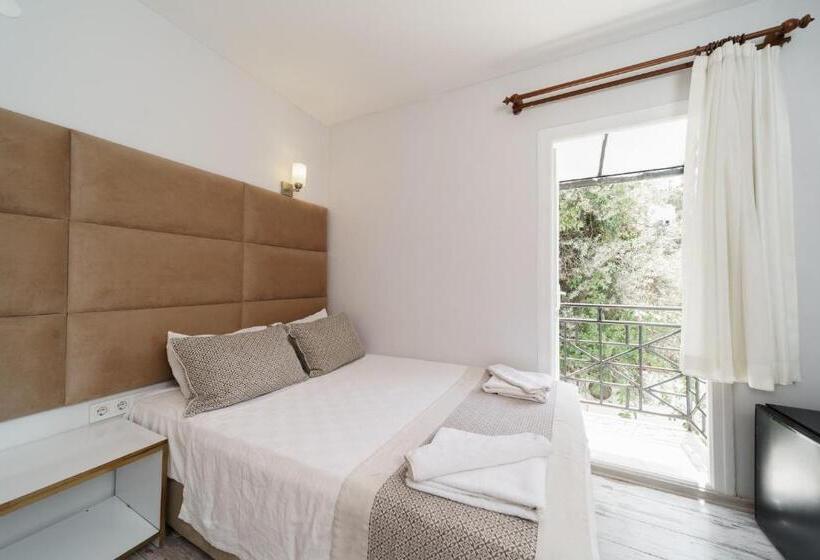 חדר סטנדרט לשלושה, Centro Bodrum