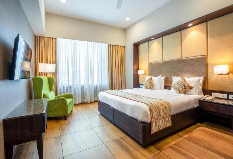 Люкс Премиум, Gcc Hotel And Club