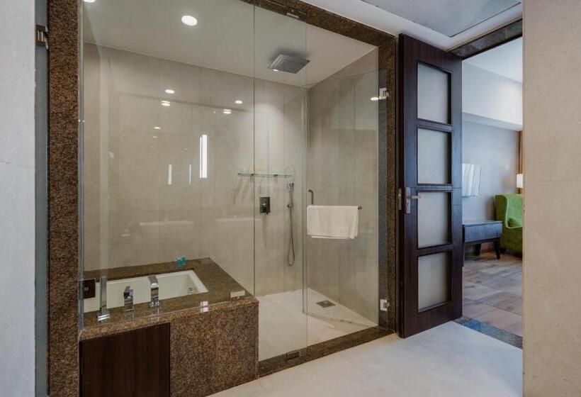 Люкс Премиум, Gcc Hotel And Club