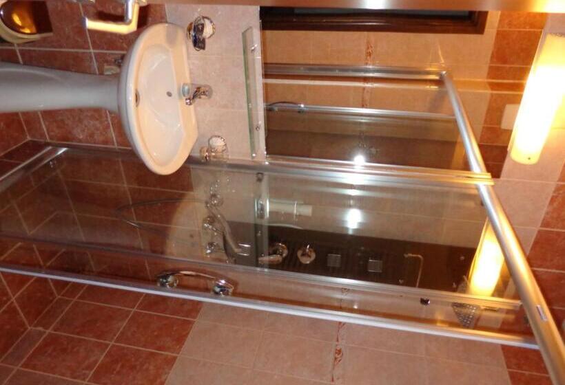 استودیو استاندارد با بالکن, Manastir Berovo