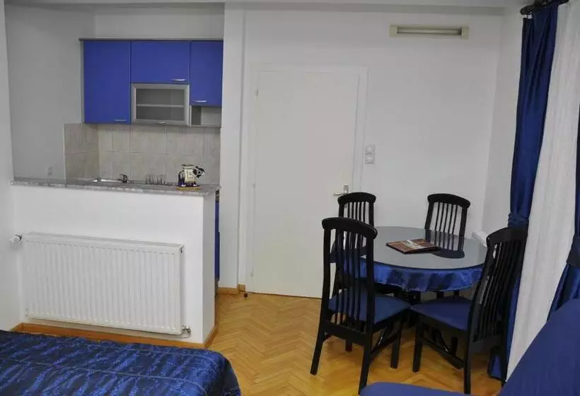 استودیو استاندارد با بالکن, Manastir Berovo