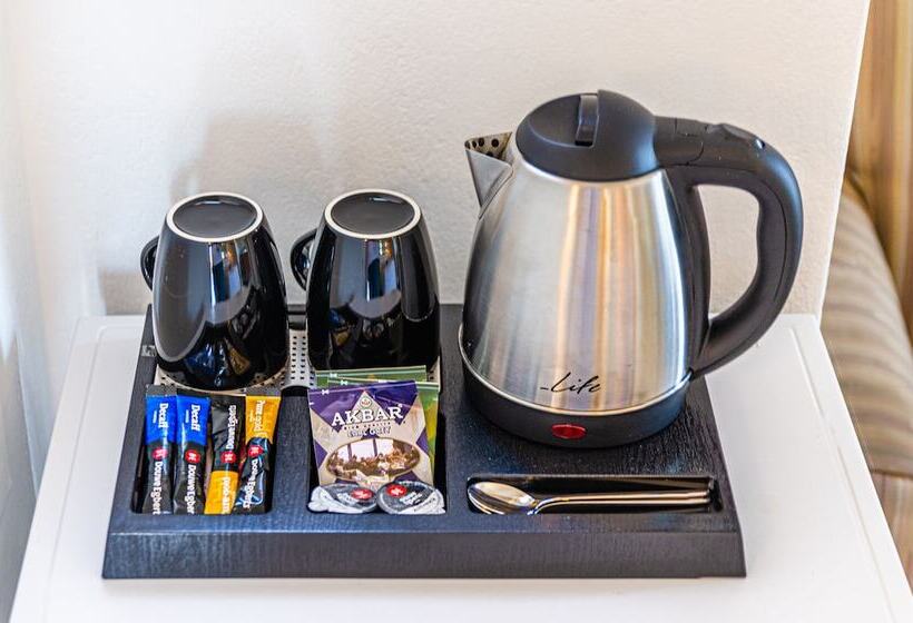 جناح عائلي, Minerva Beach