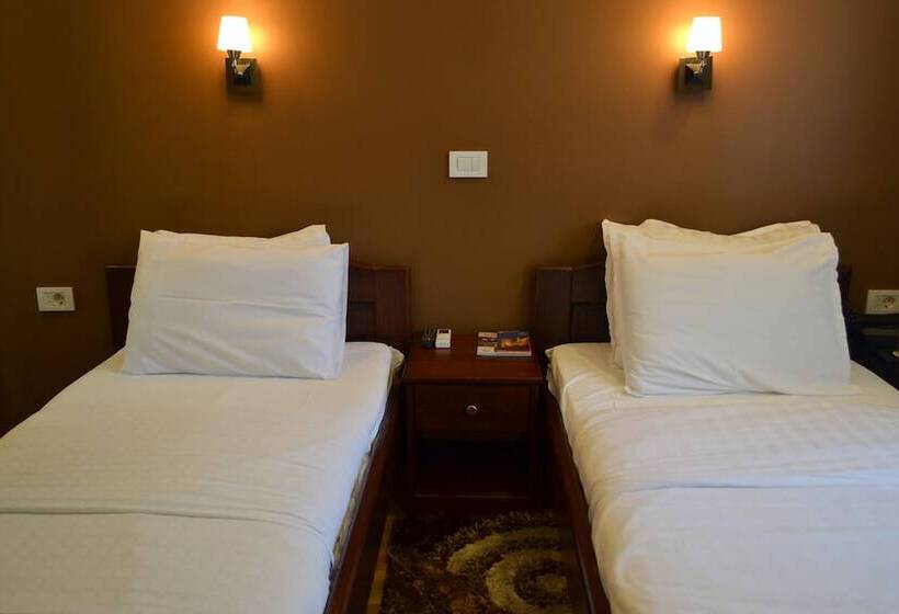 اتاق استاندارد, Super 8