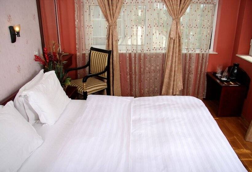 اتاق استاندارد, Super 8