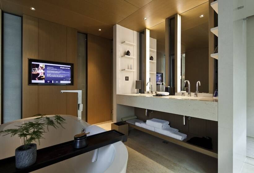 Люкс Повышенной Комфортности, The East Hotel Hangzhou