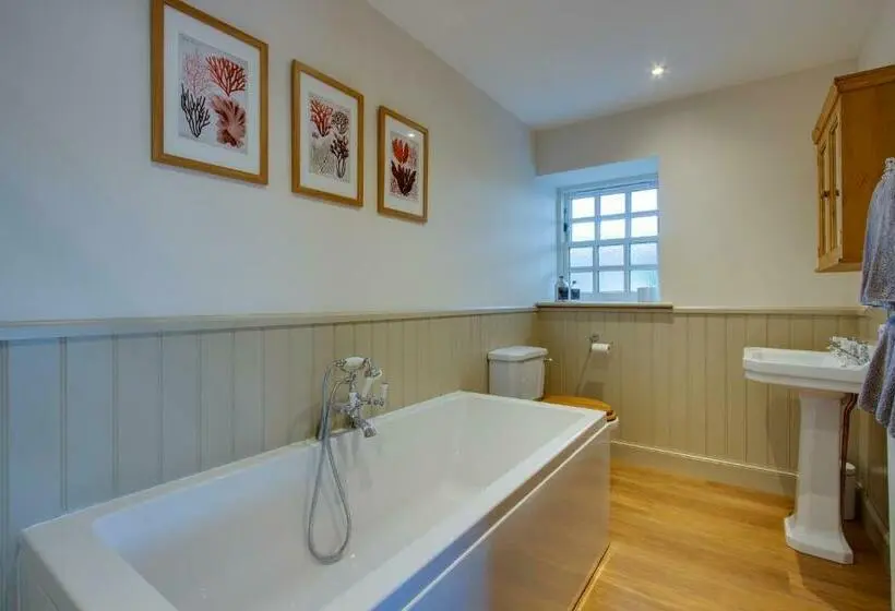 デラックスファミリールーム, Home Farm B&b   Poppy Room