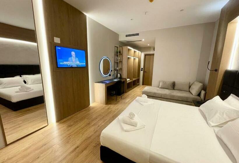 컴포트 트리플 룸, Elmar