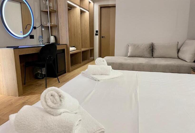 컴포트 트리플 룸, Elmar