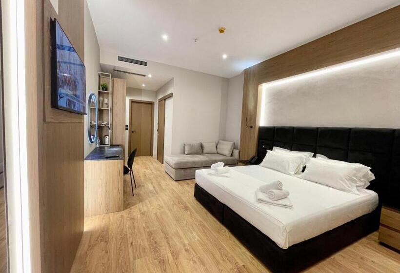 컴포트 트리플 룸, Elmar