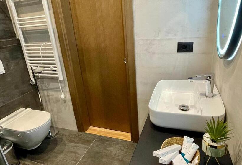 수피리어 트리플 룸, Elmar