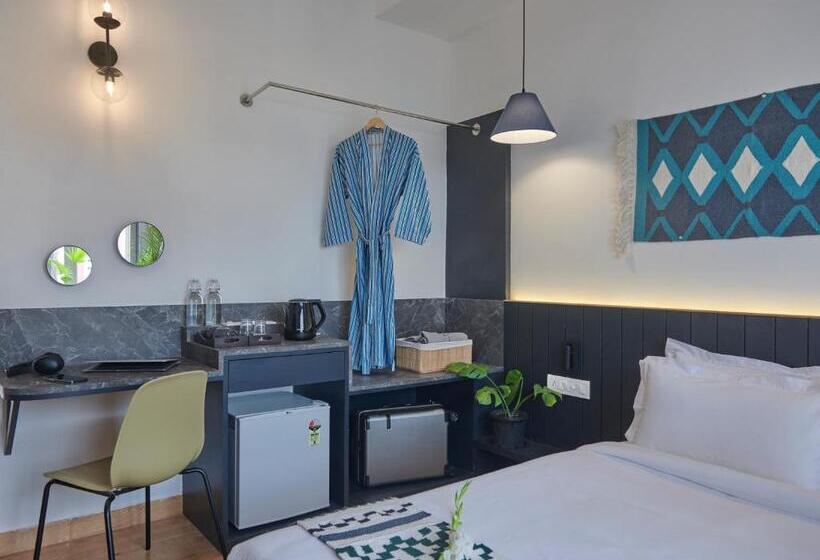 标准间带阳台, Poshtel Vns