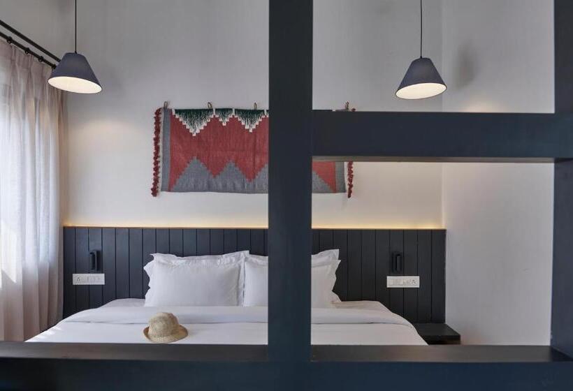 Полулюкс с Балконом, Poshtel Vns