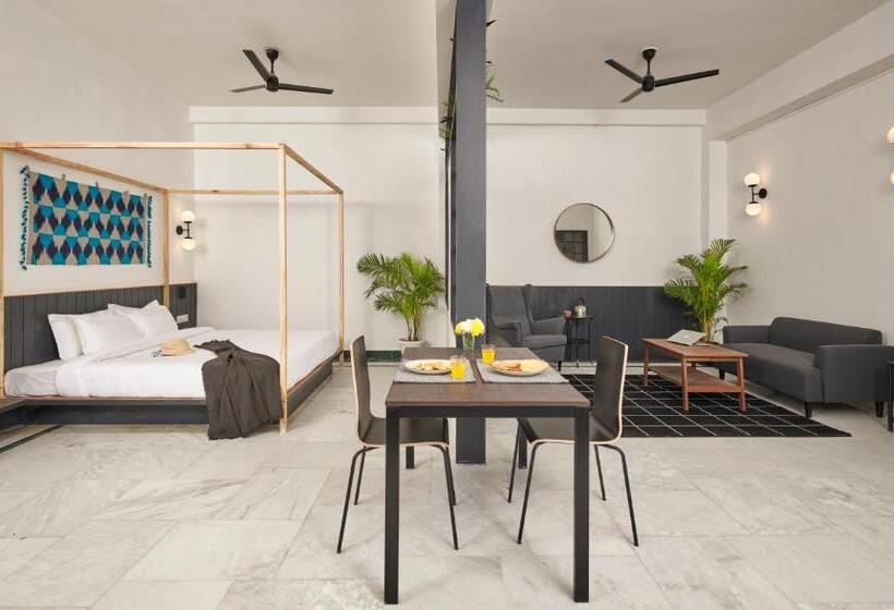 带大床的标准工作室, Poshtel Vns