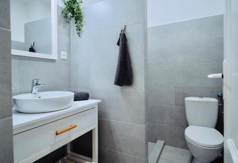 标准间, Zakarias Apartments