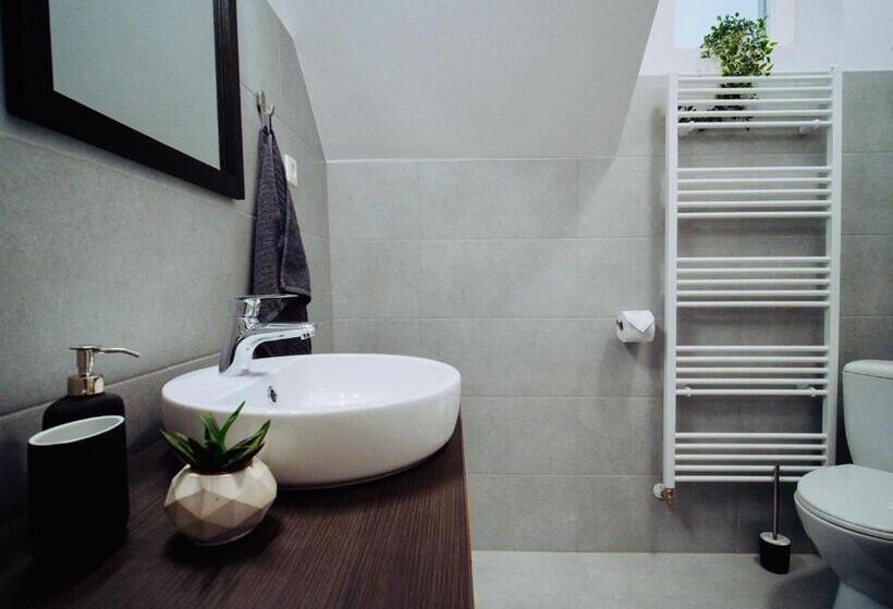 标准间, Zakarias Apartments