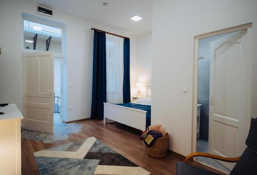 اتاق استاندارد, Zakarias Apartments