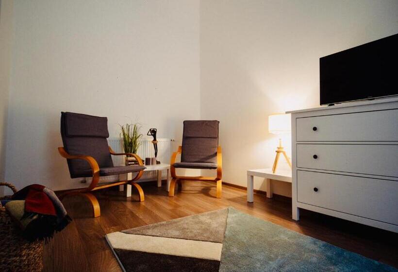 标准间, Zakarias Apartments