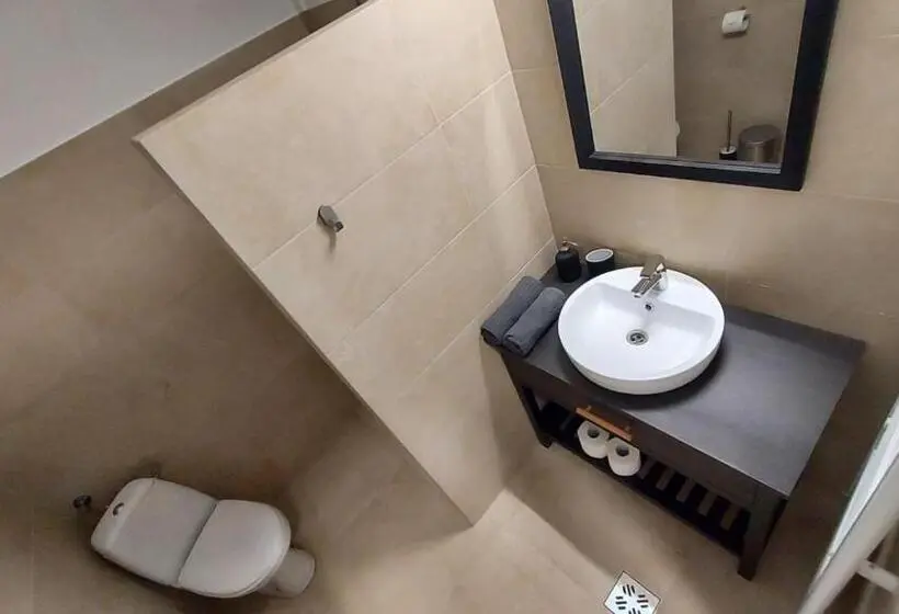 キングサイドベッドのスタンダードワンルーム, Zakarias Apartments