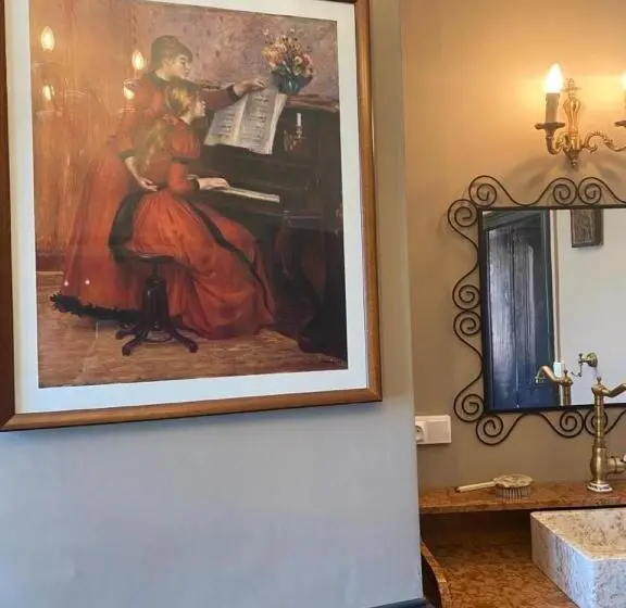 キングサイズベッドのデラックスルーム, Maison De L Aumance