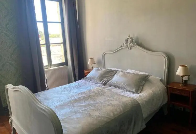 キングサイズベッドのデラックスルーム, Maison De L Aumance