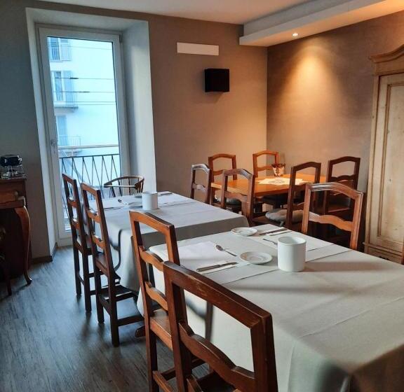 جناح عائلي, Stalder Meat & Bed