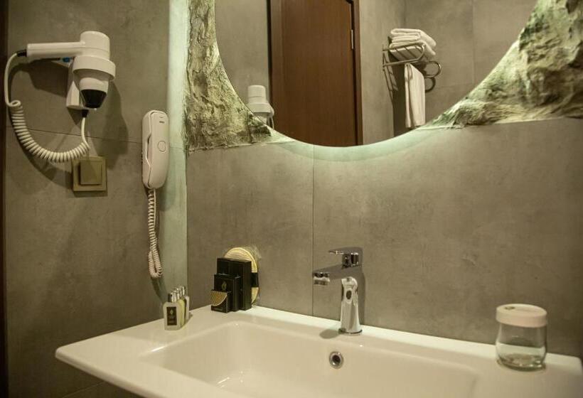 غرفة سوبيريور, The Erzurum