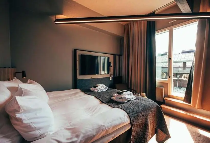 Deluxe Room King Size Bed