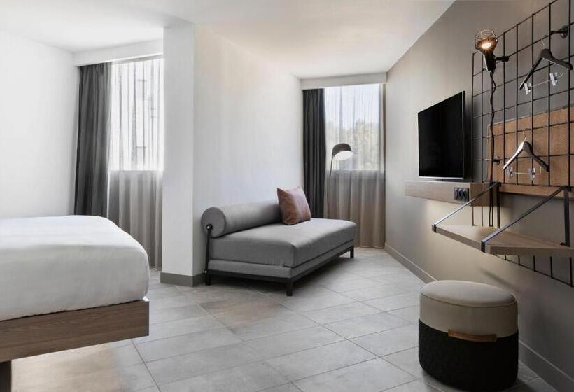 جناح, Moxy La Ciotat