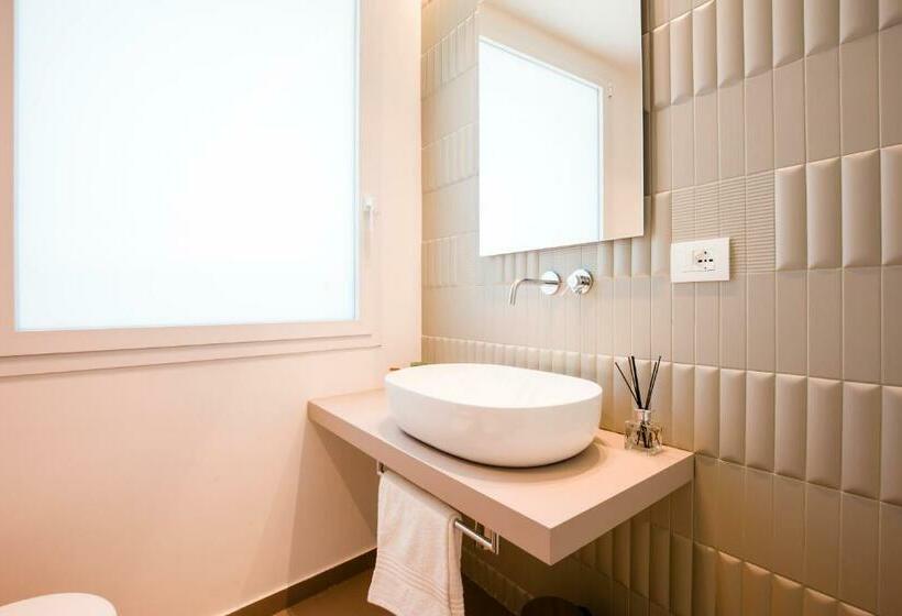 חדר דלוקס, La Corte Del Fante