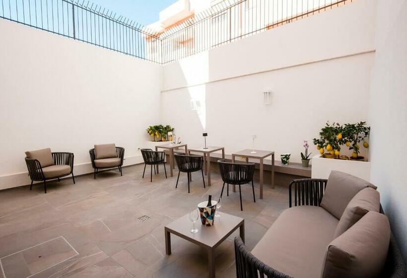 חדר דלוקס, La Corte Del Fante