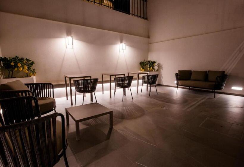 חדר דלוקס, La Corte Del Fante