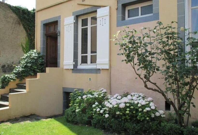 اتاق استاندارد با چشم‌انداز باغ, Propriété Charbaymond