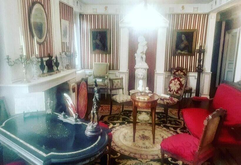 اتاق استاندارد با چشم‌انداز باغ, Propriété Charbaymond