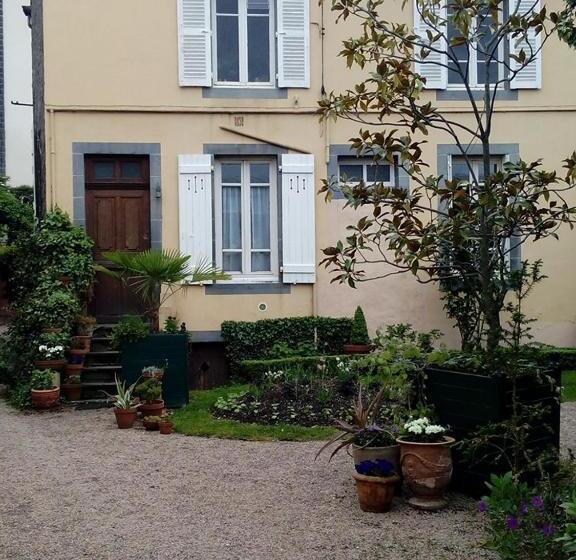 اتاق استاندارد با چشم‌انداز باغ, Propriété Charbaymond