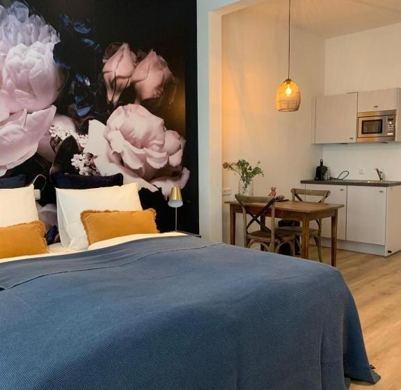 اتاق لوکس, De Vossenheuvel