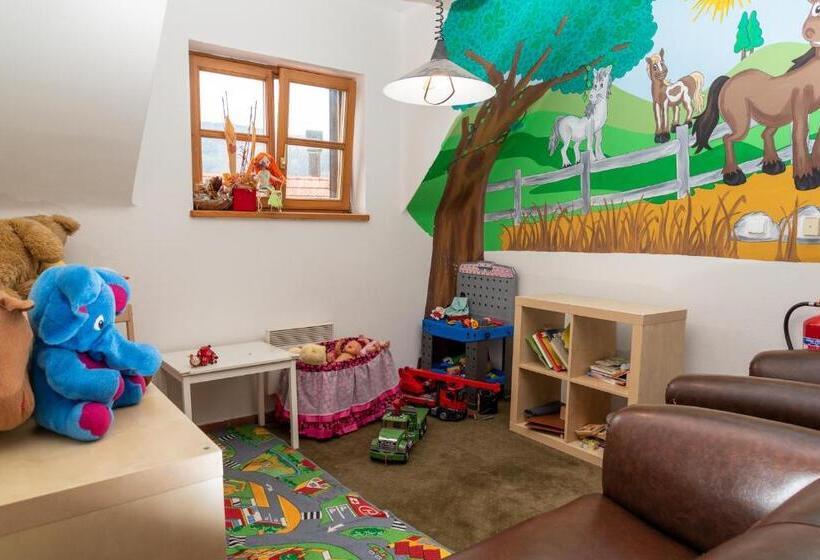 스위트, Pension Jízdárna