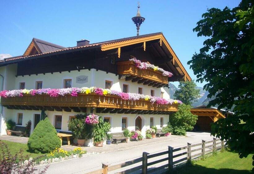 غرفة عائلية, Berghof