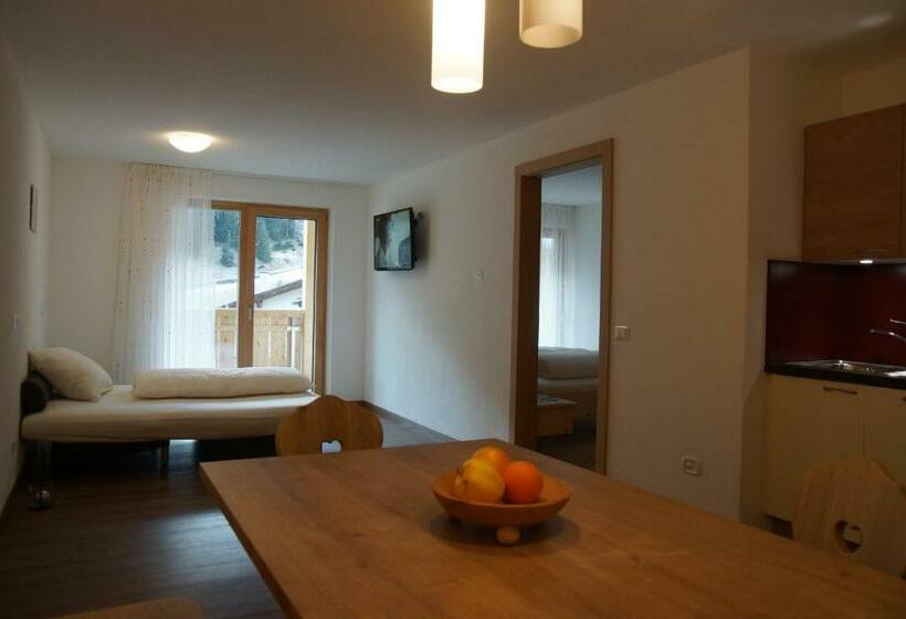 带2个卧室的公寓, Zangerlehof