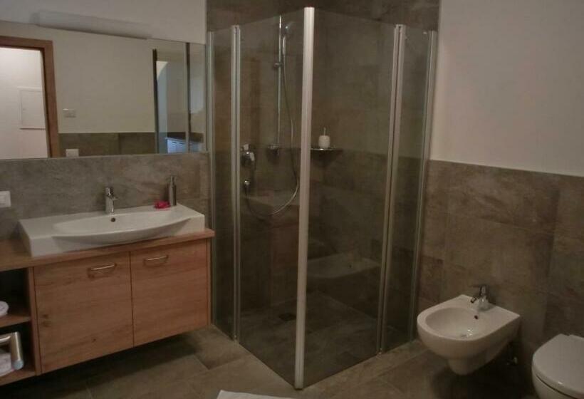 带2个卧室的公寓, Zangerlehof