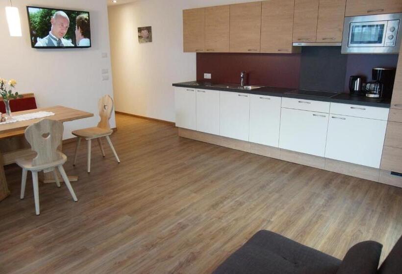 带1个卧室的带阳台的公寓, Zangerlehof