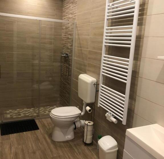 غرفة قياسية رباعية, Alpenklub