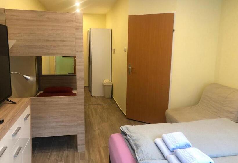 غرفة قياسية رباعية, Alpenklub