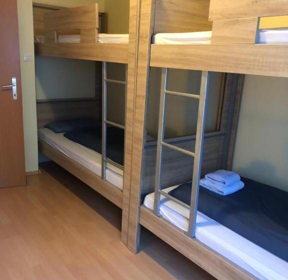 غرفة قياسية رباعية, Alpenklub