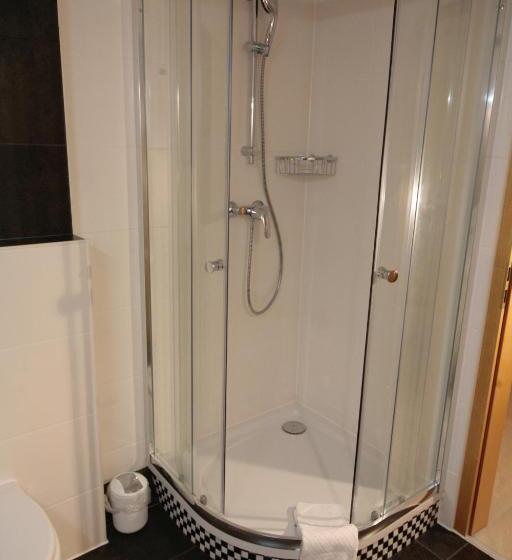 اتاق سوپریور, Haus Sieber